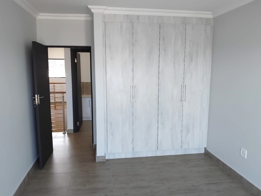 4 Bedroom Property for Sale in Wavecrest Eastern Cape